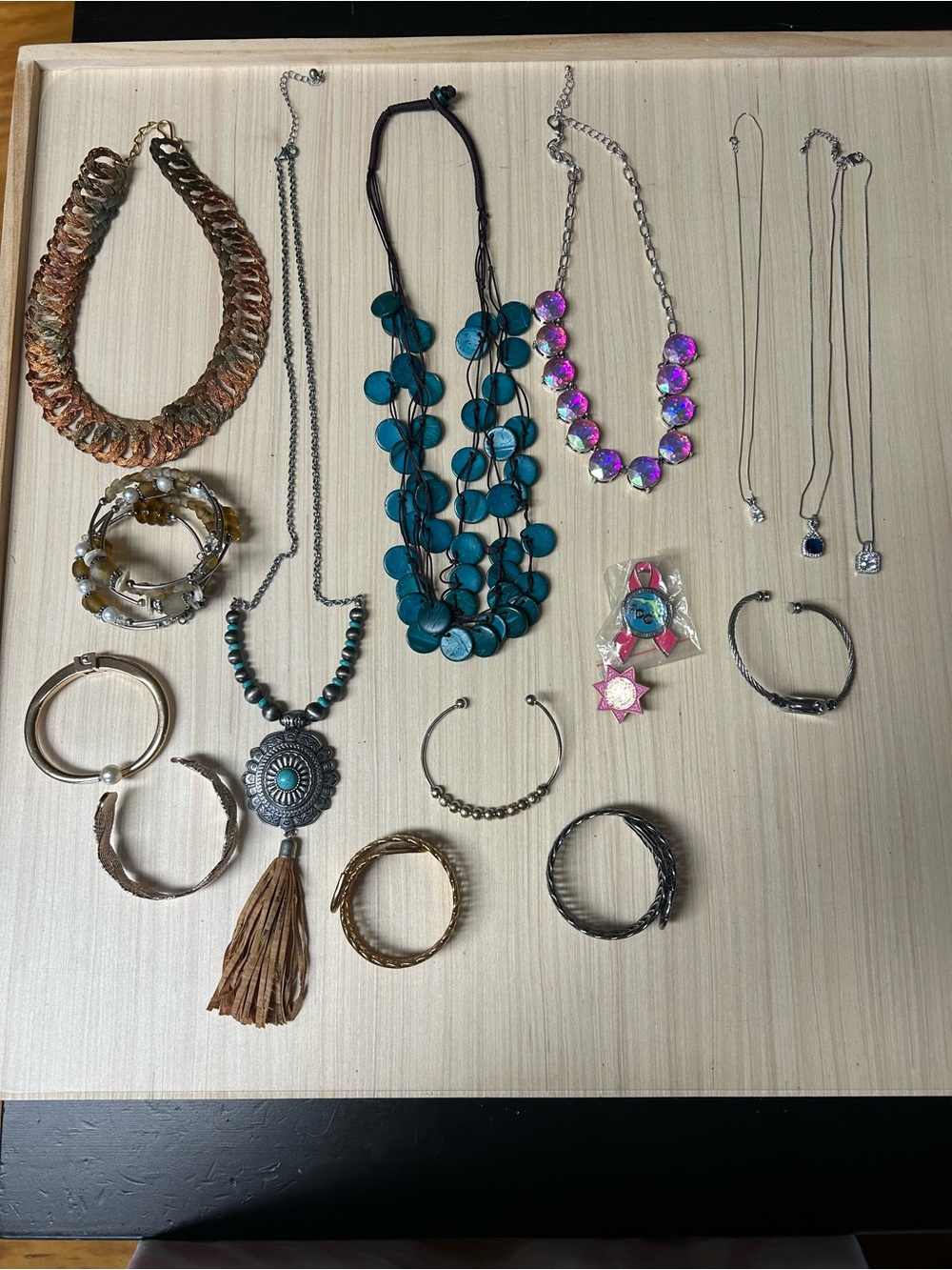 Womenās Mixed Jewelry Bundle Necklaces Bracelets Statement Fashion Jewelry Lot